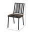 Chaise d'appoint moderne à dossier à lattes de 2 en brun et noir, avec un attrait rustique noir, offrant une fusion pour les salles à manger