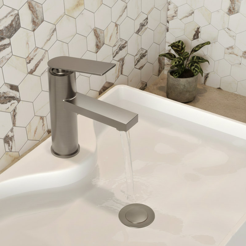 Single Hole Bathroom Faucet, Single Handle Bathroom Sink Faucet with Drain Assembly, Brushed Nickel