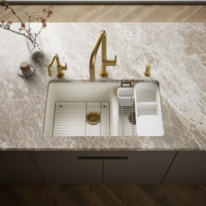 Évier de cuisine double à encastrer sous plan Riverby 33 po x 22 po x 9,625 po avec accessoires et 5 trous de robinetterie surdimensionnés