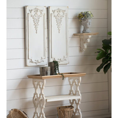 Console en bois patiné avec tablettes ouvertes à trois niveaux, idéale pour la maison et le bureau