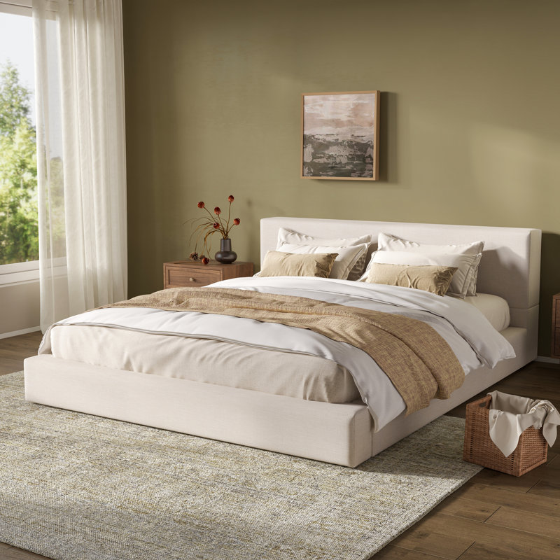 Très grand lit plateforme tapissier en lin avec tête et pied de lit épais, beige