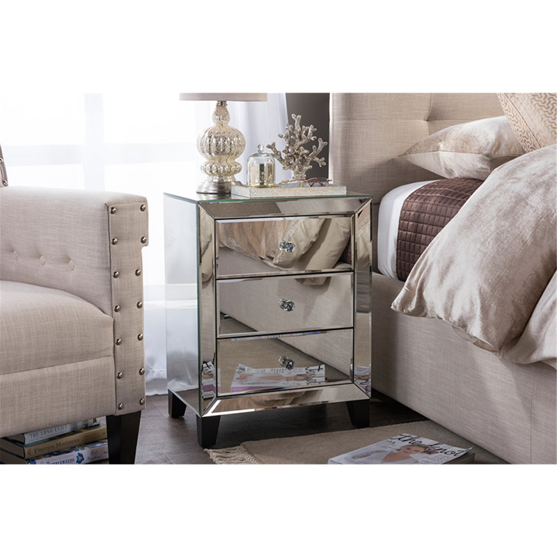  Table de chevet argentée à miroir avec 3 tiroirs et poignées en cristal