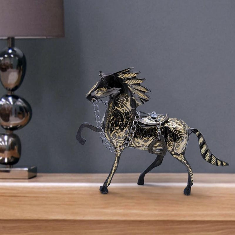 Figurine de cheval fabriquée à la main