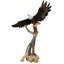 Statue d'aigle majestueux perché