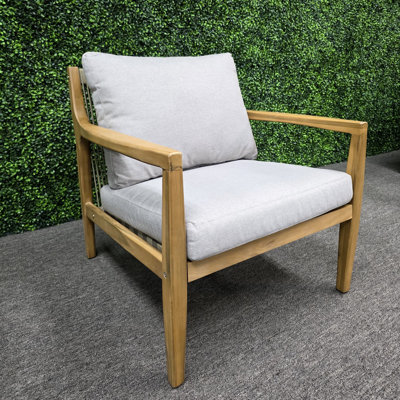 Fauteuil club en bois d'acacia massif Zaryna