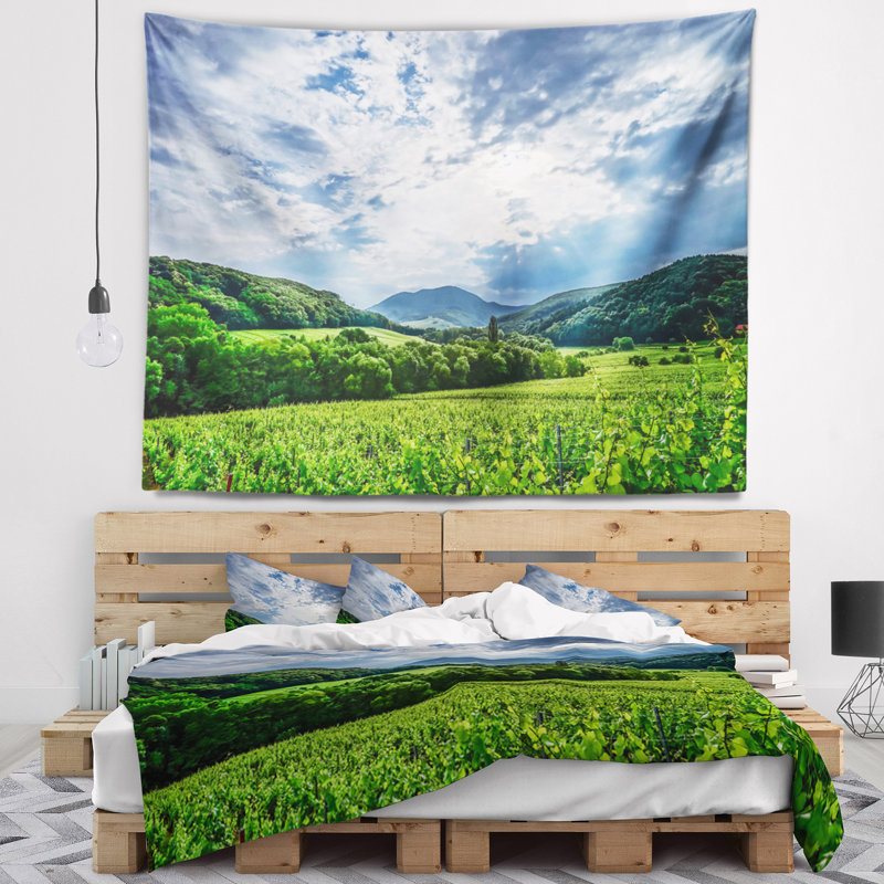 Tapisserie thunderstorm weather over vignobles landscape, H 32 po x l 39 po
