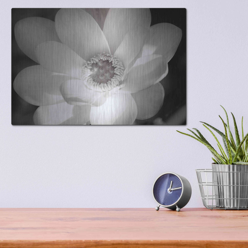 Fleur de lotus V par Debra Van Swearingen, H 12 po x l 16 po