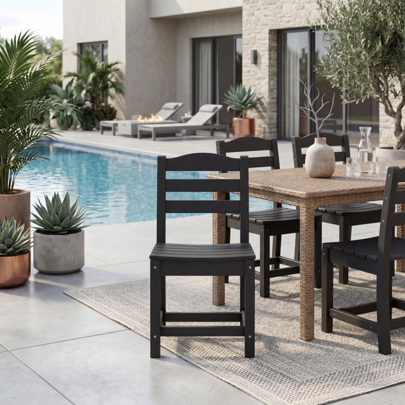 Ensemble de 2 chaises d'extérieur noir uni: PEHD lisse, capacité de 330 lb et résistant aux intempéries, Noir