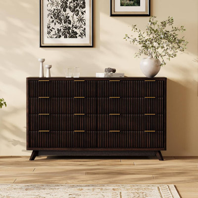 Commode 8 tiroirs 54 po cannelée avec poignées en métal