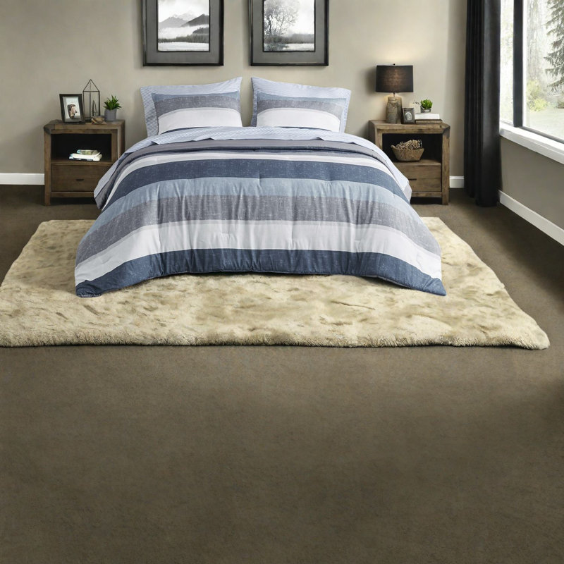 Modern Polyester Bedding Sets Comfortable Stripe Design For Home