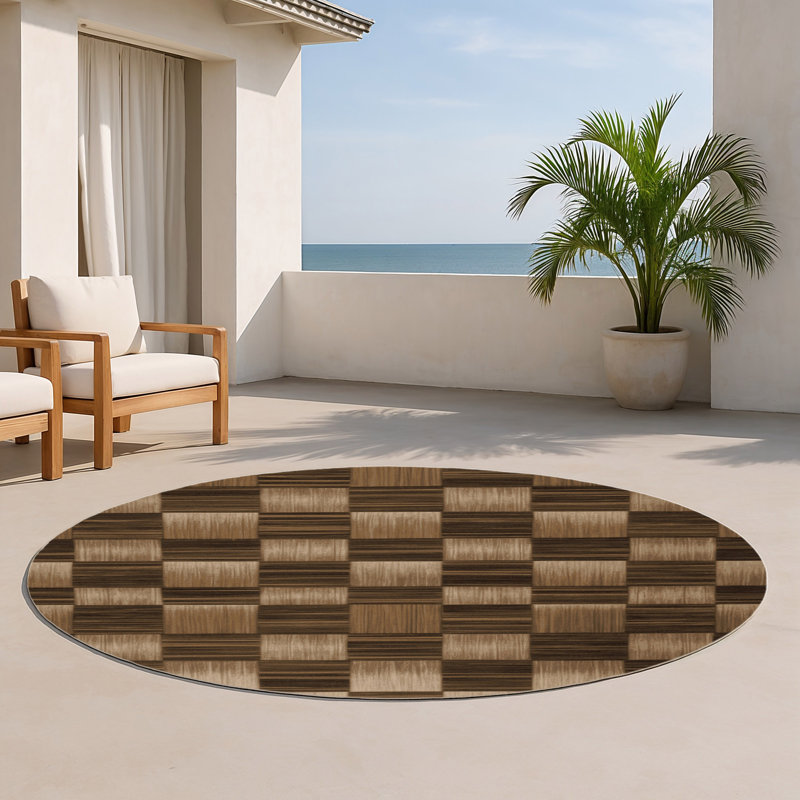 Checkered Brown Indoor and Outdoor Area Rug, Round 5'