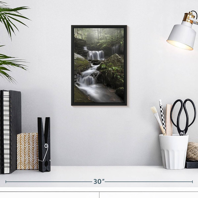 Rickett's Waterfall, 9 po x 13 po, Cadre flottant noir