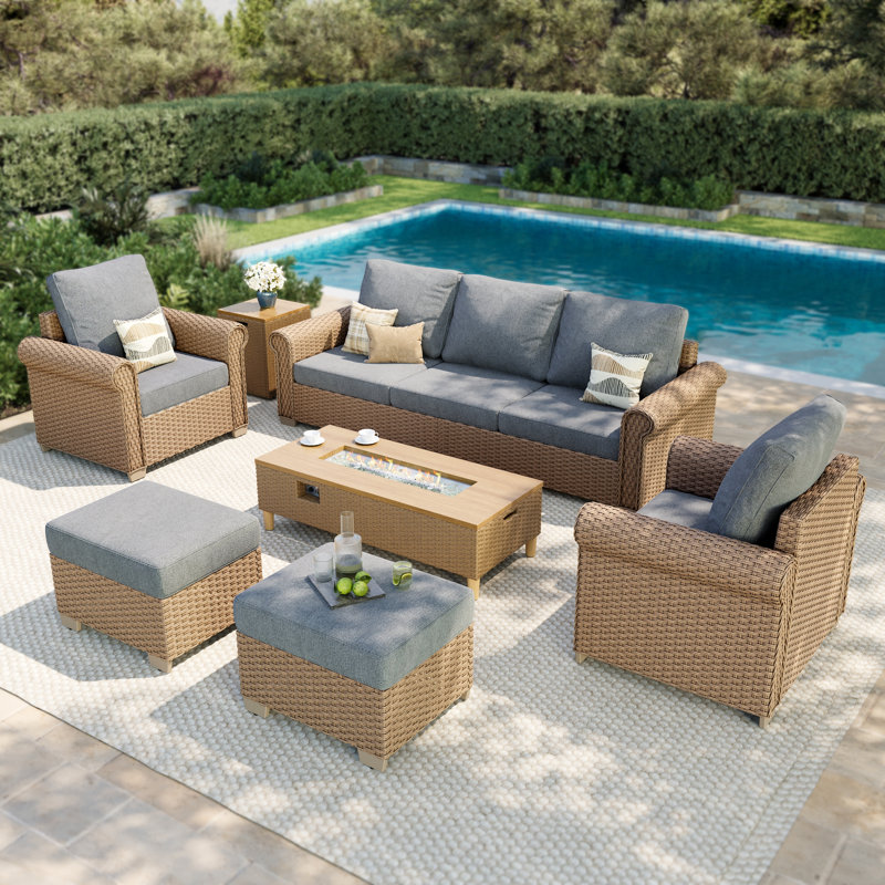 Ensemble de conversation d'extérieur en osier pour 7 personnes avec table foyer, 7 Pcs: 2 Tables, Sofa, 2 Chairs, 2 Ottomans