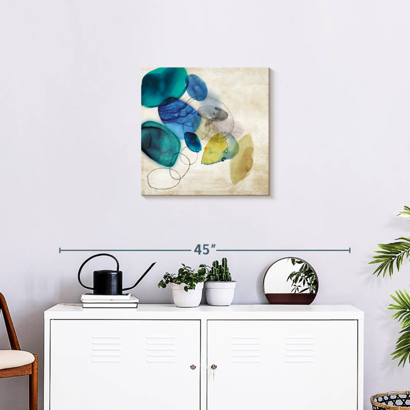 Avery Breezy, 20" H x 20" W
