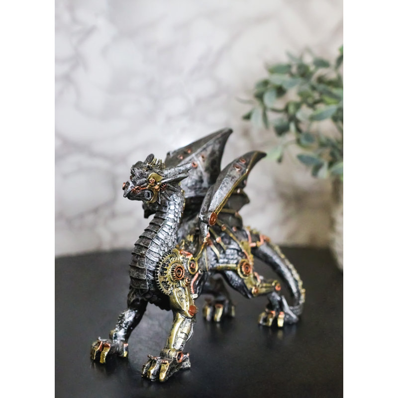 Sculpture de robot cyborg mécanique steampunk en forme de dragon, détails des engrenages et du mécanisme d'horlogerie
