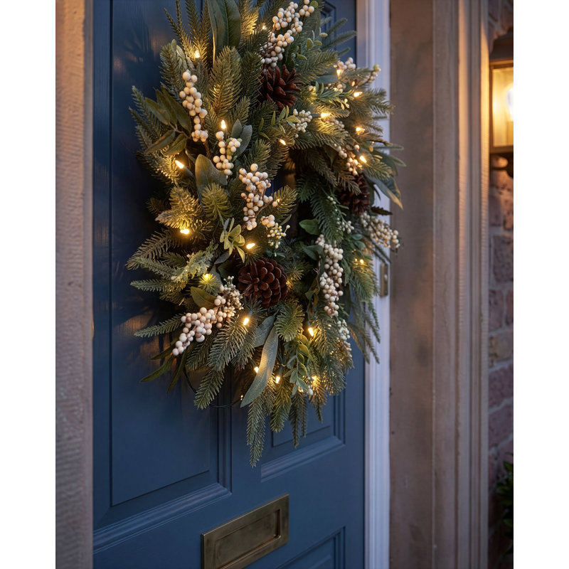 SNOWFIELD JUNIPER - 26" Christmas Wreath with 50 Warm White 8 Function LEDs