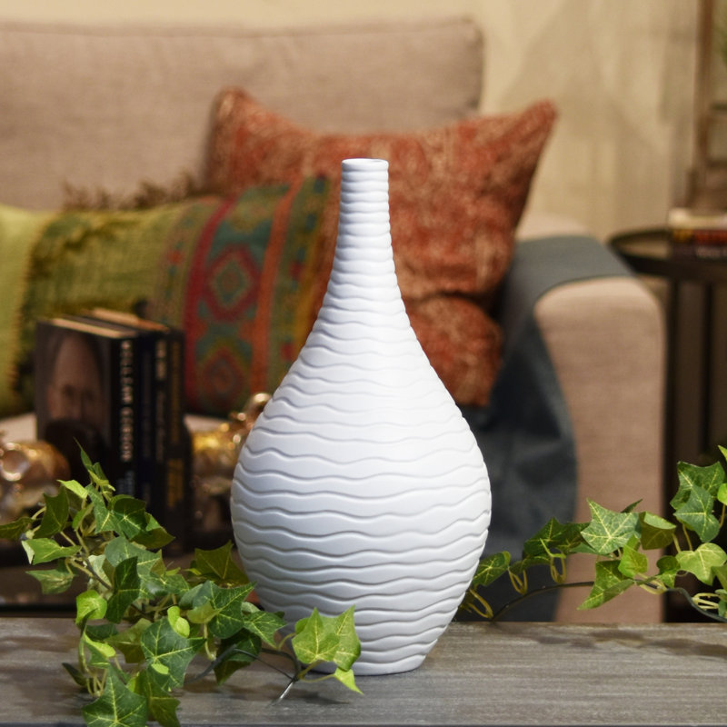 Vase de table bouteille en céramique Guinan, H 12,5 po x l 6,25 po x P 6,25 po