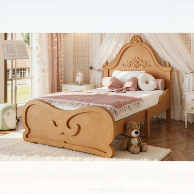 Lit plateforme simple sculpté avec tête de lit simple, structure en bois, support à lattes, profil bas, pas de sommier tapissier, finition naturelle