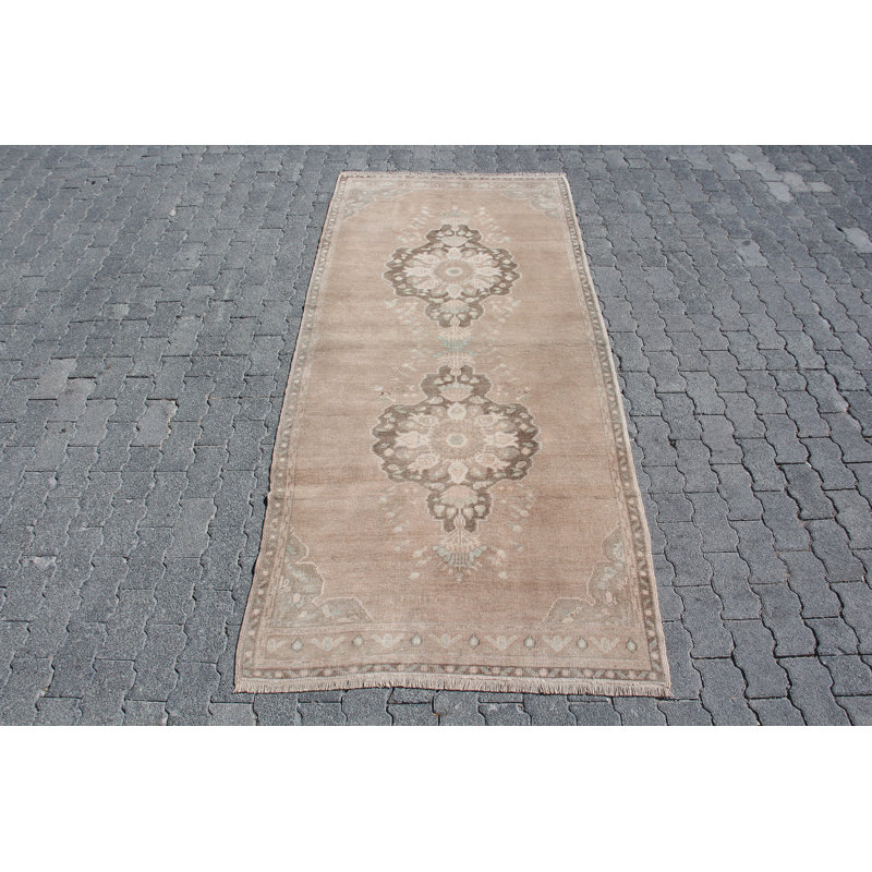 Tapis traditionnel turc traditionnel: accessoire de couloir décoratif intemporel