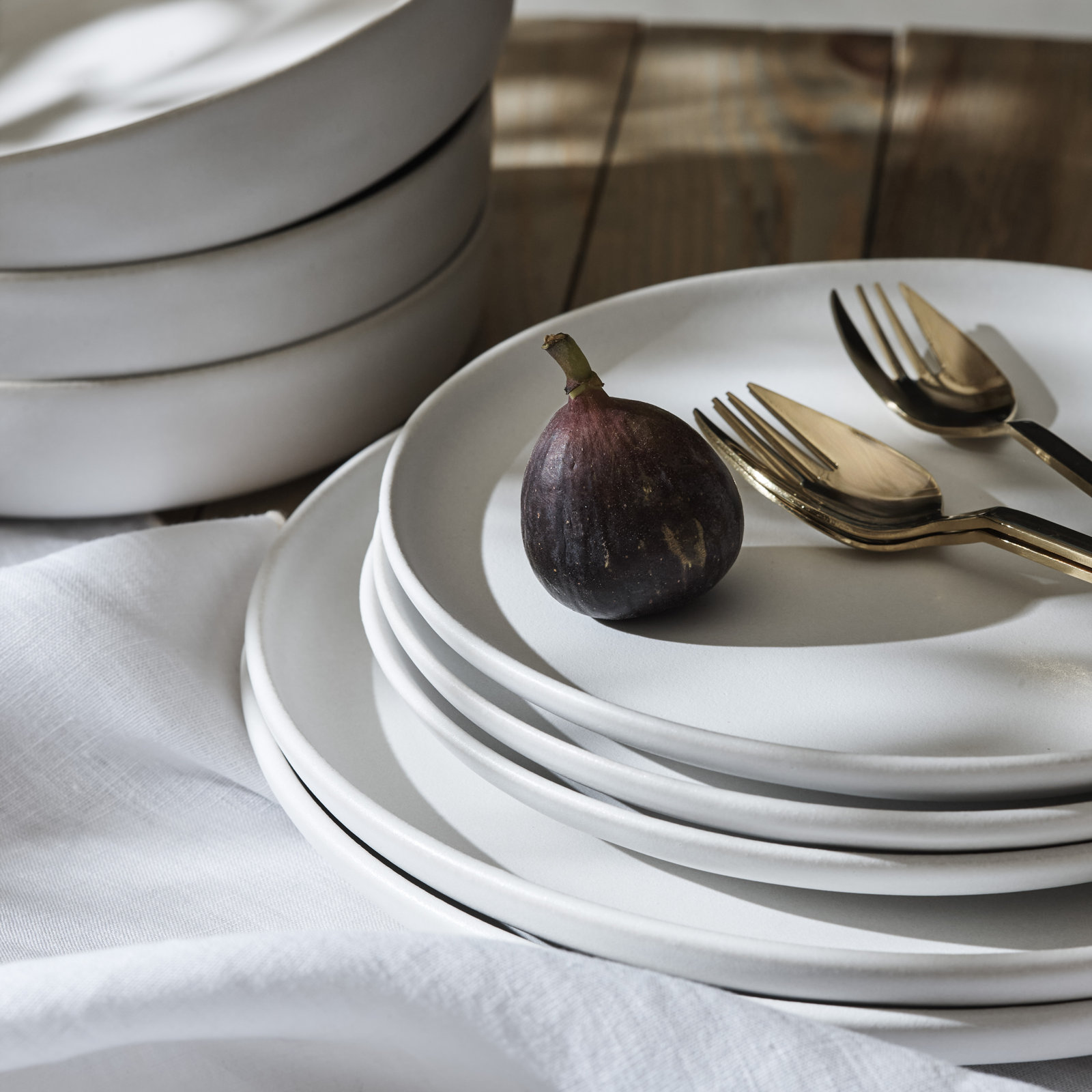 Macchio Stoneware Dinnerware Set, White
