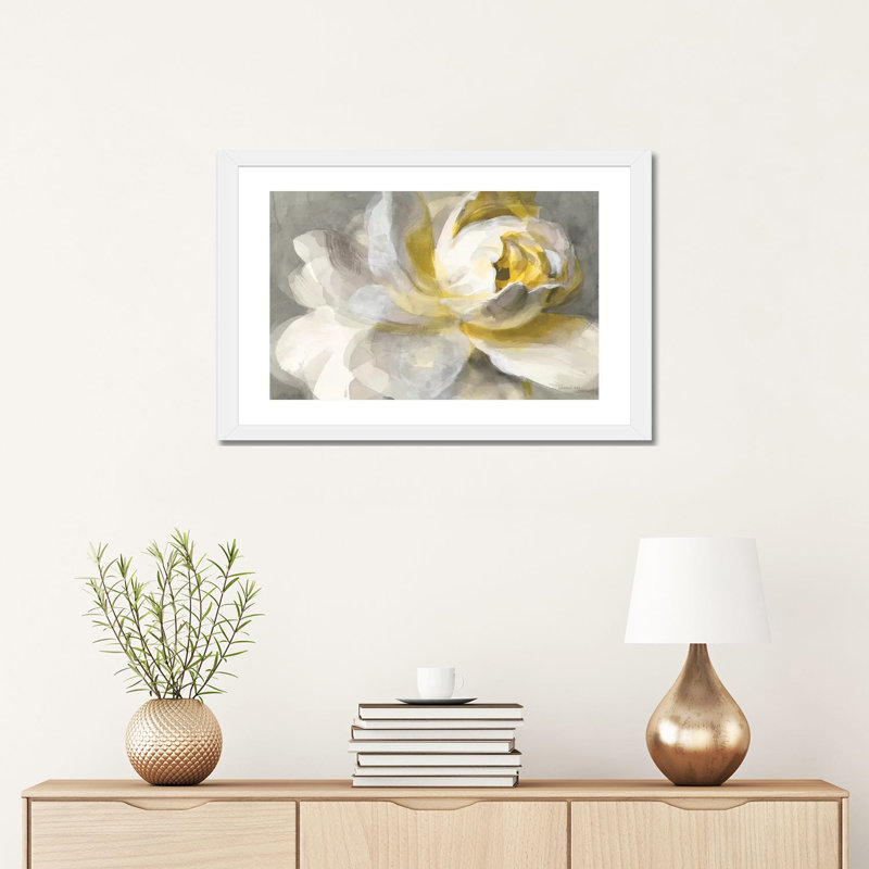 «Abstract Rose» par Danhui Nai - reproduction d'art, H 16 po x l 24 po x P 1 po, Papier encadré blanc, Blanc