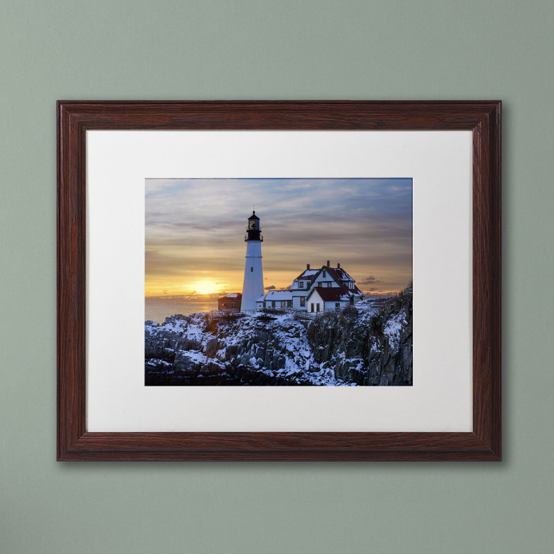 «Maine Classic» par Cliffton, reproduction de photo encadrée, Blanc, H 16 po x l 20 po x P 0,5 po, Toile avec cadre brun