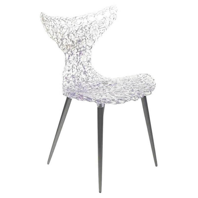 Innovative Chair – Fluid Design With Lighting Reflections And Bold Color Options