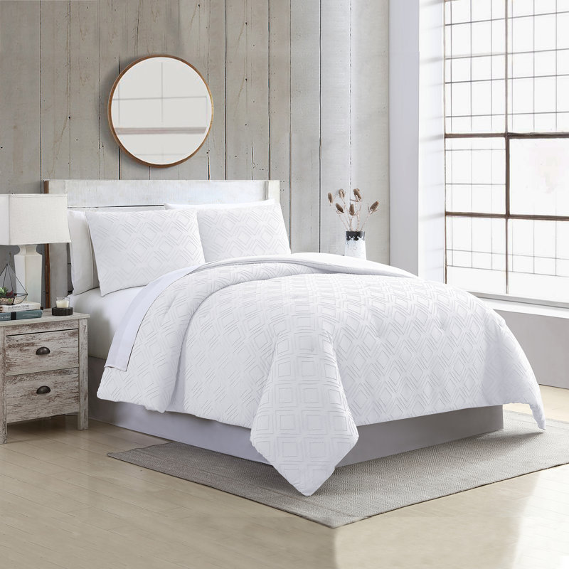 Ethos Clipped Jacquard Quilt Set, King Comforter + 2 Shams, White