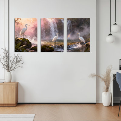 Ensemble de 3 tableaux sur toile représentant un paysage de cascade