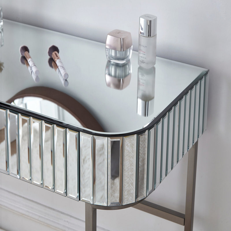 Coiffeuse en miroir avec base en acier inoxydable, tiroirs spacieux pour le rangement et utilisation polyvalente dans la chambre ou le bureau