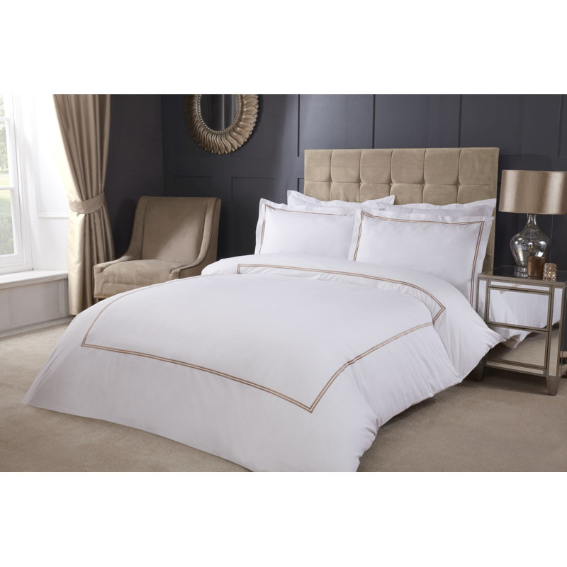 Ervin Linen Geometric Shapes Duvet Cover Set with Pillow Shams Included, Kingsize - 2 Standard Pillowcases, White/Gold