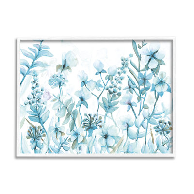 «Blue Lilac Wildflower Meadow», art floral texturé monochromatique surdimensionné encadré blanc par Dogwood