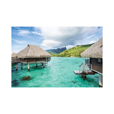 «Overwater Villa on Moorea, French Polynesia» par Jan Becke - reproduction de photo sur toile tendue