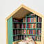 Ornement présentoir miniature en bois avec 2 coussins Anxiety