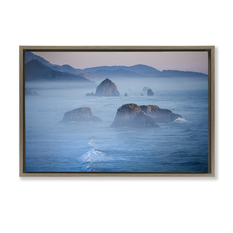 «Rocks Protrusion from Sea Floater» par Marty Hulsebos, Cadre flottant orme Montalcino, H 17 po x l 25 po