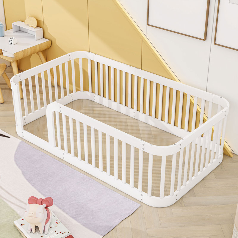 Lit simple en bois avec garde-corps rustique, White