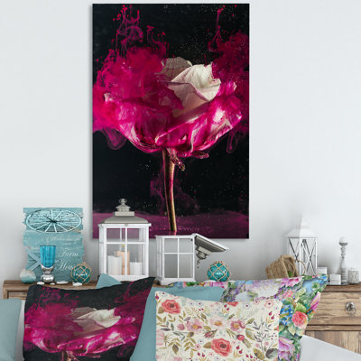 Gros plan d'une rose rétro II - art mural traditionnel sur toile