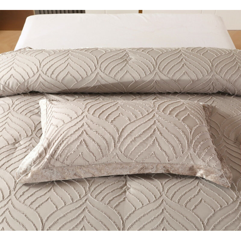 Rosalind Wheeler Celene Microfiber Patchwork Bedspread with Pillow Shams, 230 x 195cm, Mink