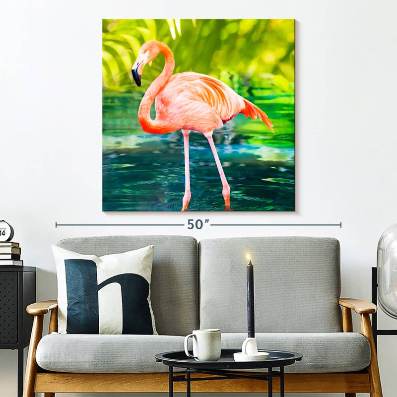 Flamant rose patauger dans l'eau, H 33 po x l 33 po