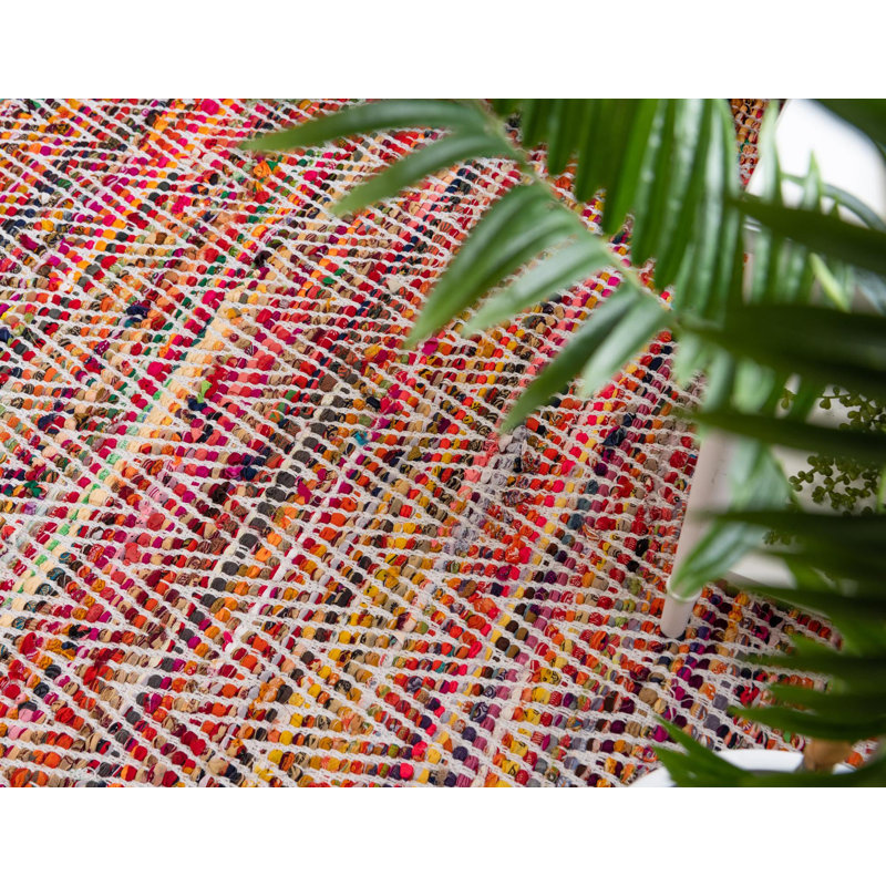 Tapis rouge / jaune / blanc en coton tissé à plat à la main Drakeford, Rectangle 4 pi 1 po x 6 pi 1 po