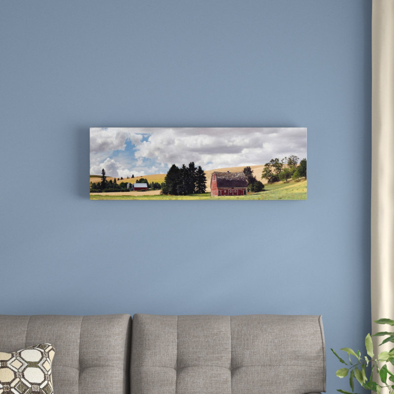 Vieille grange sous un ciel nuageux, Palouse, Washington State par Panoramic Images - Impression sur toile tendue sur châssis