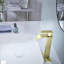 Robinet de lavabo de salle de bain à poignée simple avec bec cascade
