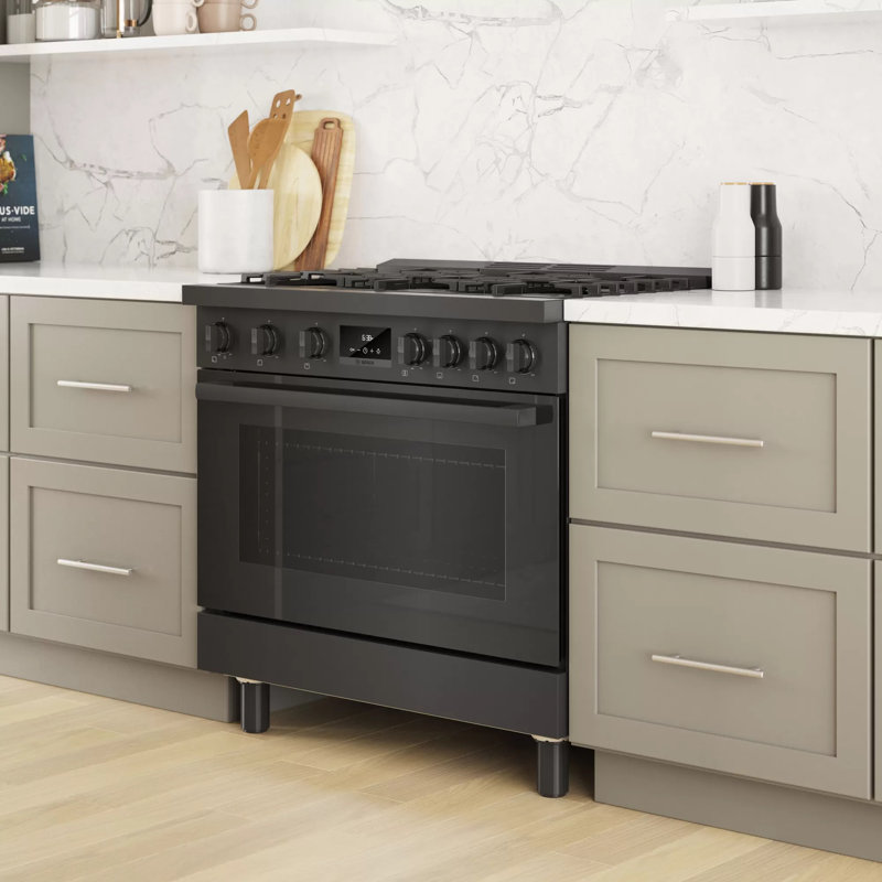 800 Series 36" 3.7 cu. ft. Freestanding Dual Fuel Range with True European Convection, Black