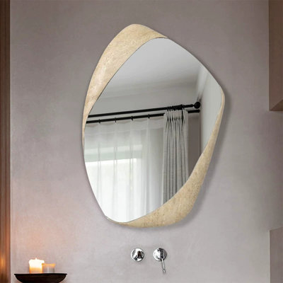 Miroir mural avec cadre en bois abstrait irrégulier, ton bois naturel