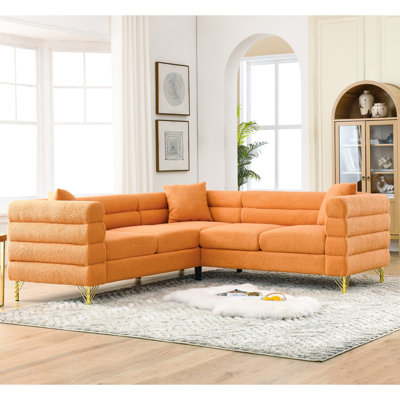 Canapé d'angle surdimensionné de 207 cm (81,5 pouces), idéal pour les appartements. Style moderne et épuré avec de longues courbes. Structure en bois massif et métal. Revêtement en tissu et rembourrage en mousse. 3 coussins, capacité de charge de 113 kg (250 lb). Livraison rapide.