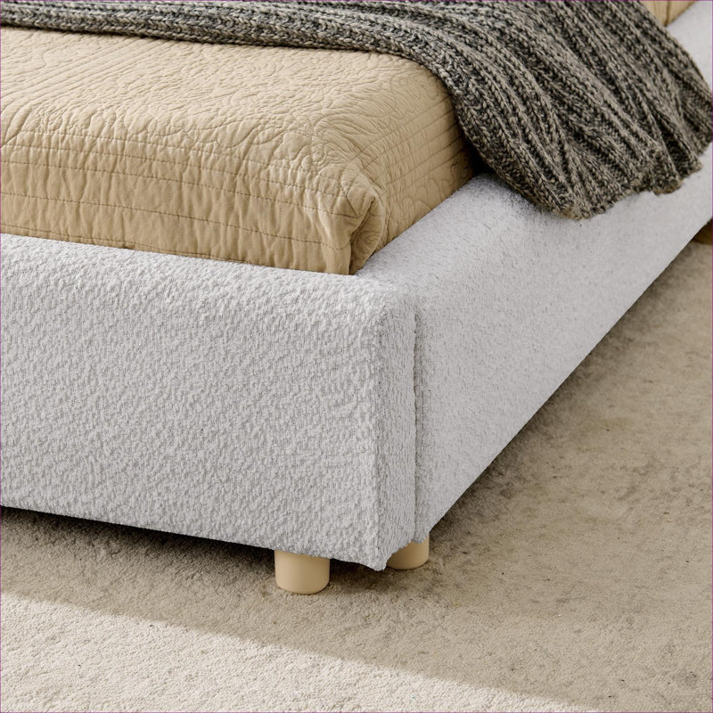 Structure de lit luxueuse rembourrée de très grand lit, style minimaliste moderne, tissu de fil neutre beige, fabrication en panneau de fibres à densité moyenne