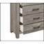 Commode rustique à finition grise avec cinq tiroirs de rangement et quincaillerie en métal noir pour la chambre à coucher
