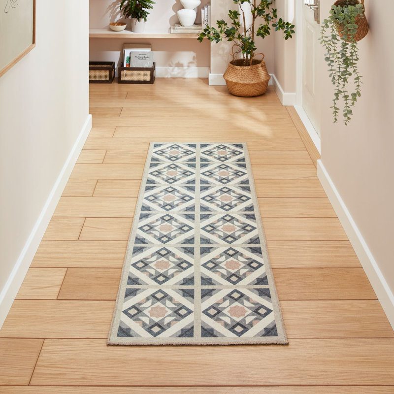 Victoria Machine Woven Area Rug, Rectangle 2'5" x 4'11"