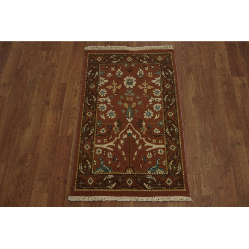 Tapis oriental élégant avec motifs botaniques classiques détaillés 2x3