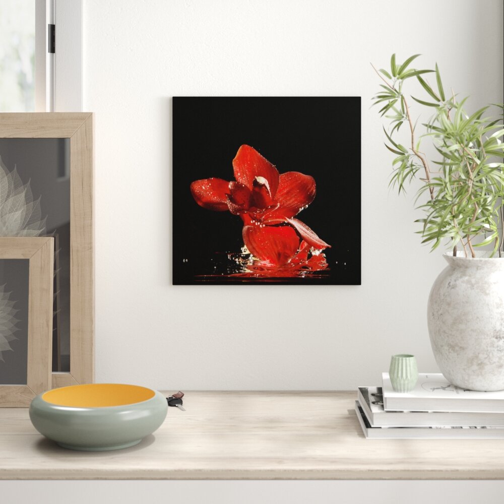 Glasbild Wet Red Flower I